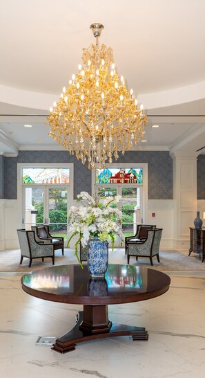 Lobby sitting area - The Inn at Ole Miss (University)