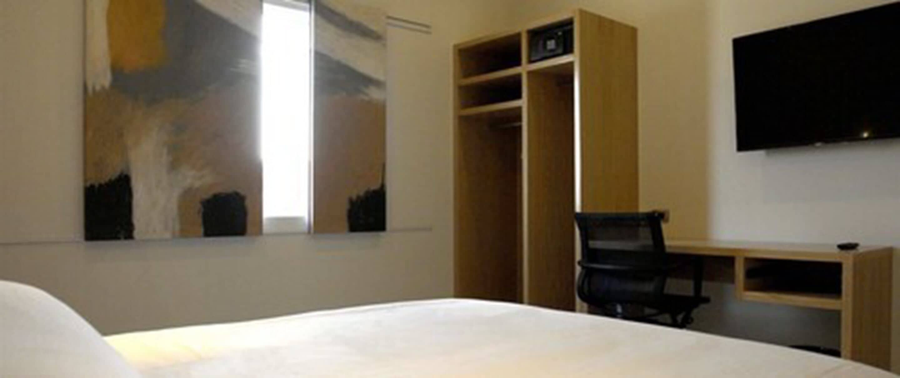 suite, 1 king bed | premium bedding, down duvets, in-room safe, individually decorated