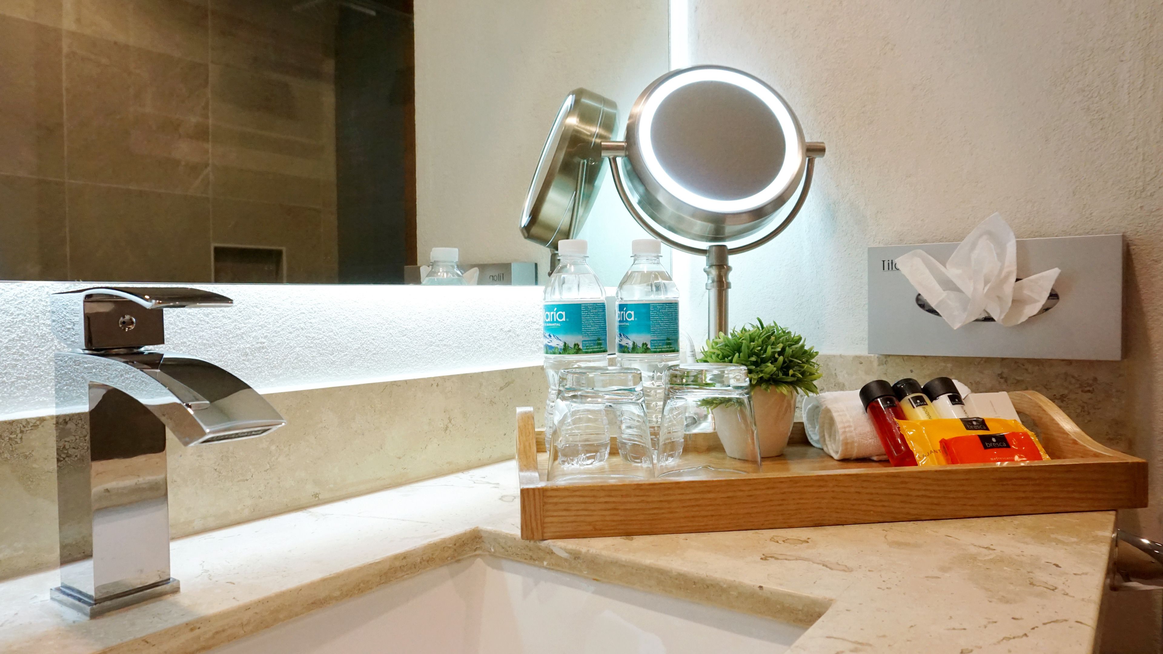 business room, 1 queen bed | bathroom | shower, rainfall showerhead, free toiletries, hair dryer