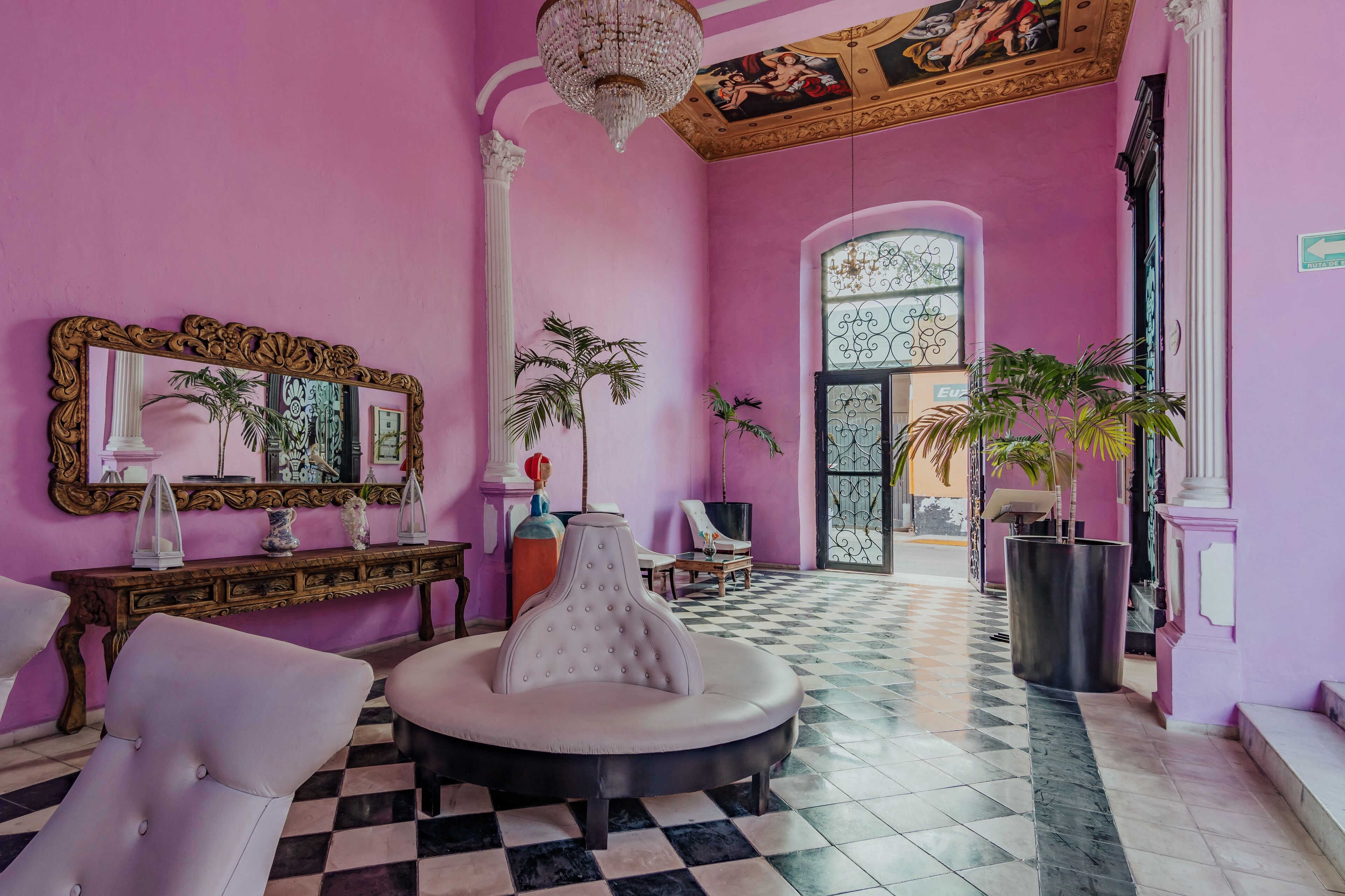 Superior Double Room, 1 King Bed (Imperial) | Living area | 32-inch flat-screen TV with satellite channels, TV