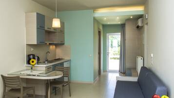 Studio | Living area | Flat-screen TV