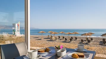 Dagelijks ontbijtbuffet (EUR 7 per persoon)