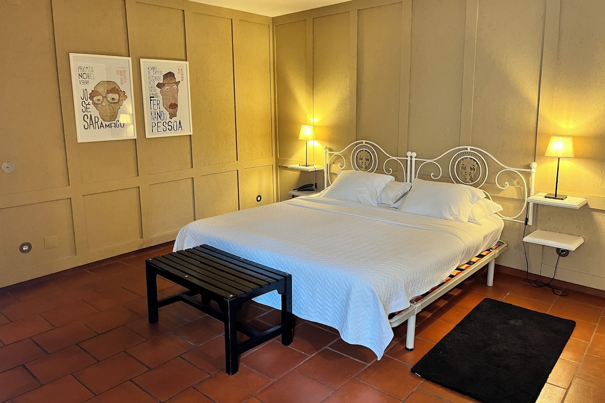 Superior kamer, 1 twee- of 2 eenpersoonsbedden | 1 slaapkamer, donzen dekbedden, een minibar, een kluis op de kamer