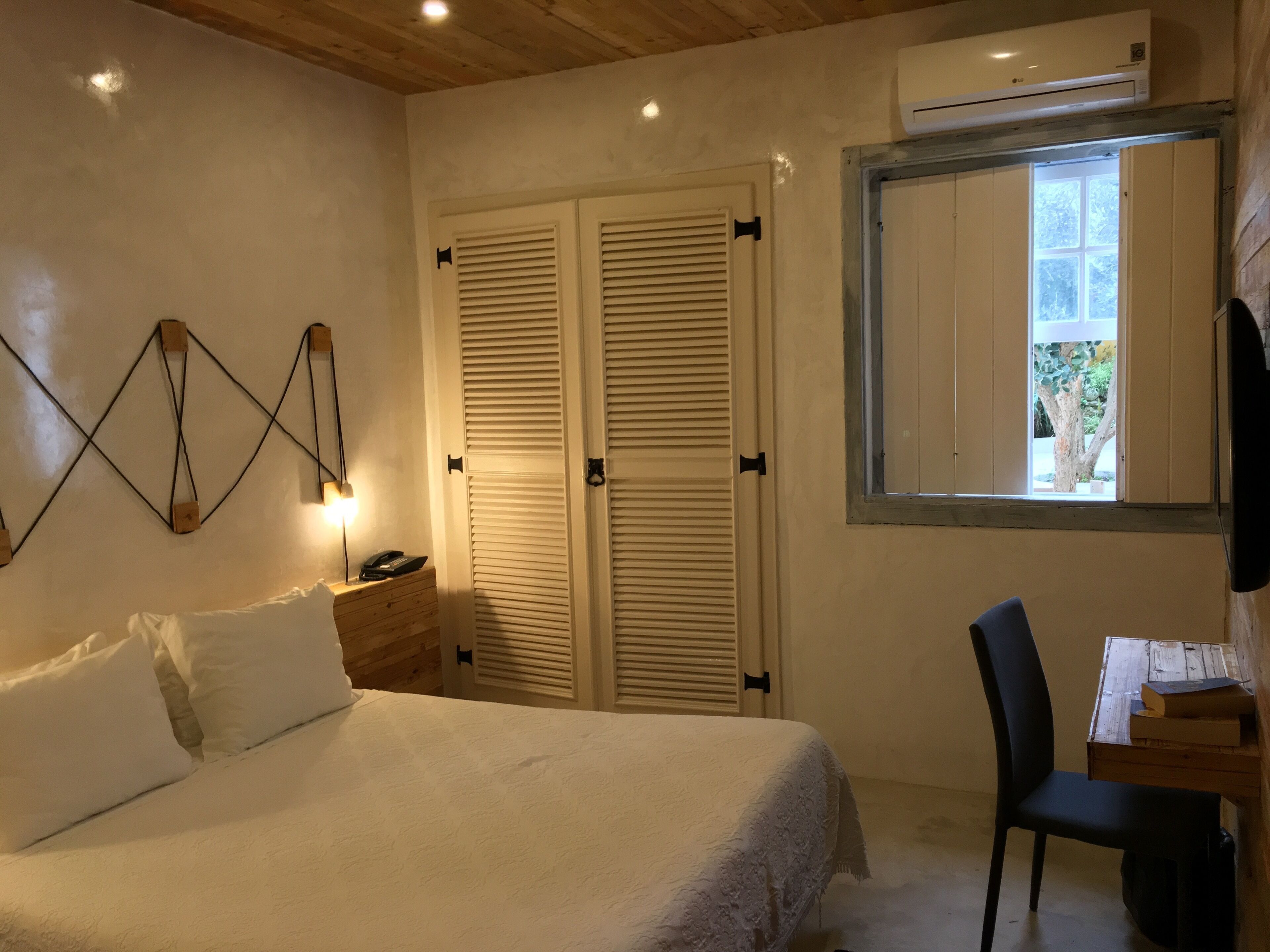 economy double or twin room | 1 bedroom, down duvets, minibar, in-room safe