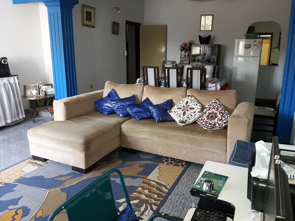 Télévision de 32 pouces avec chaînes numériques