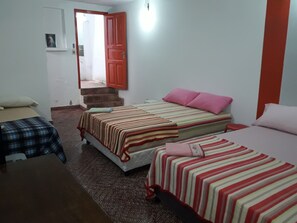 Chambre Familiale | Fer et planche à repasser, Wi-Fi gratuit