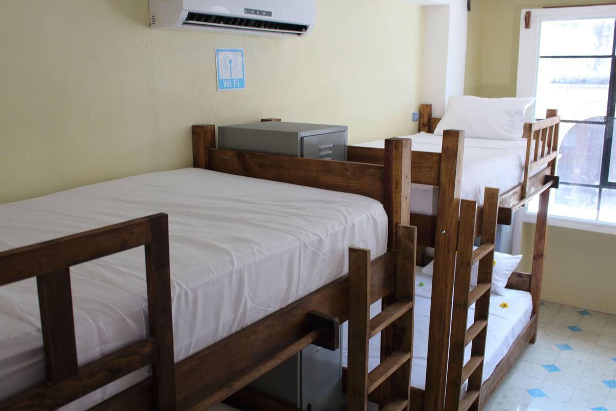 Premium bedding, in-room safe, free WiFi