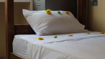 Peralatan tempat tidur premium, peti besi dalam bilik, Wi-fi percuma