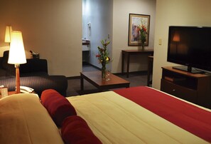 In-room safe, iron/ironing board, free WiFi, bed sheets - Hotel Mediterraneo (Tulancingo)