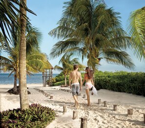 Private beach, white sand, free beach cabanas, sun loungers - Moon Palace The Grand Cancun - All-inclusive (Cancun)