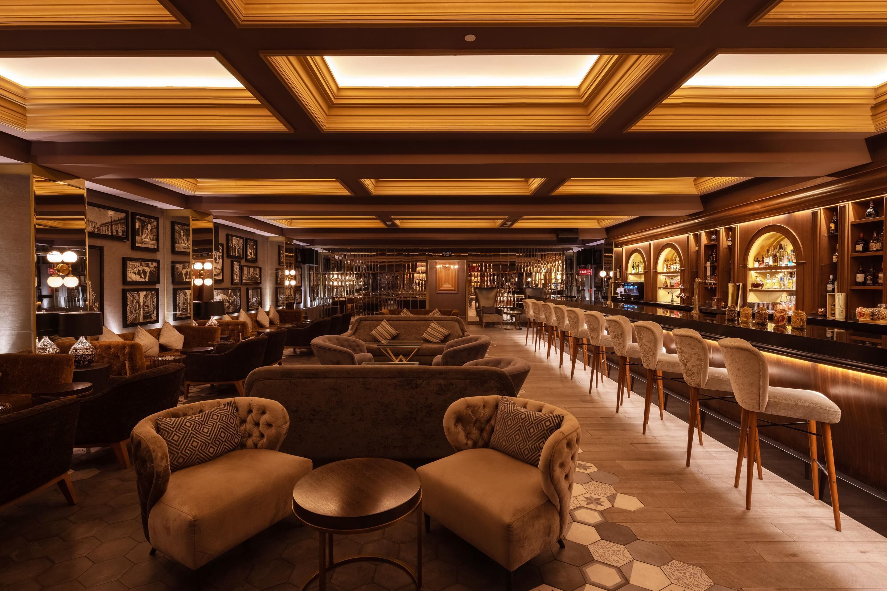 9 bars/lounges, 5 swim-up bars, beach bar
