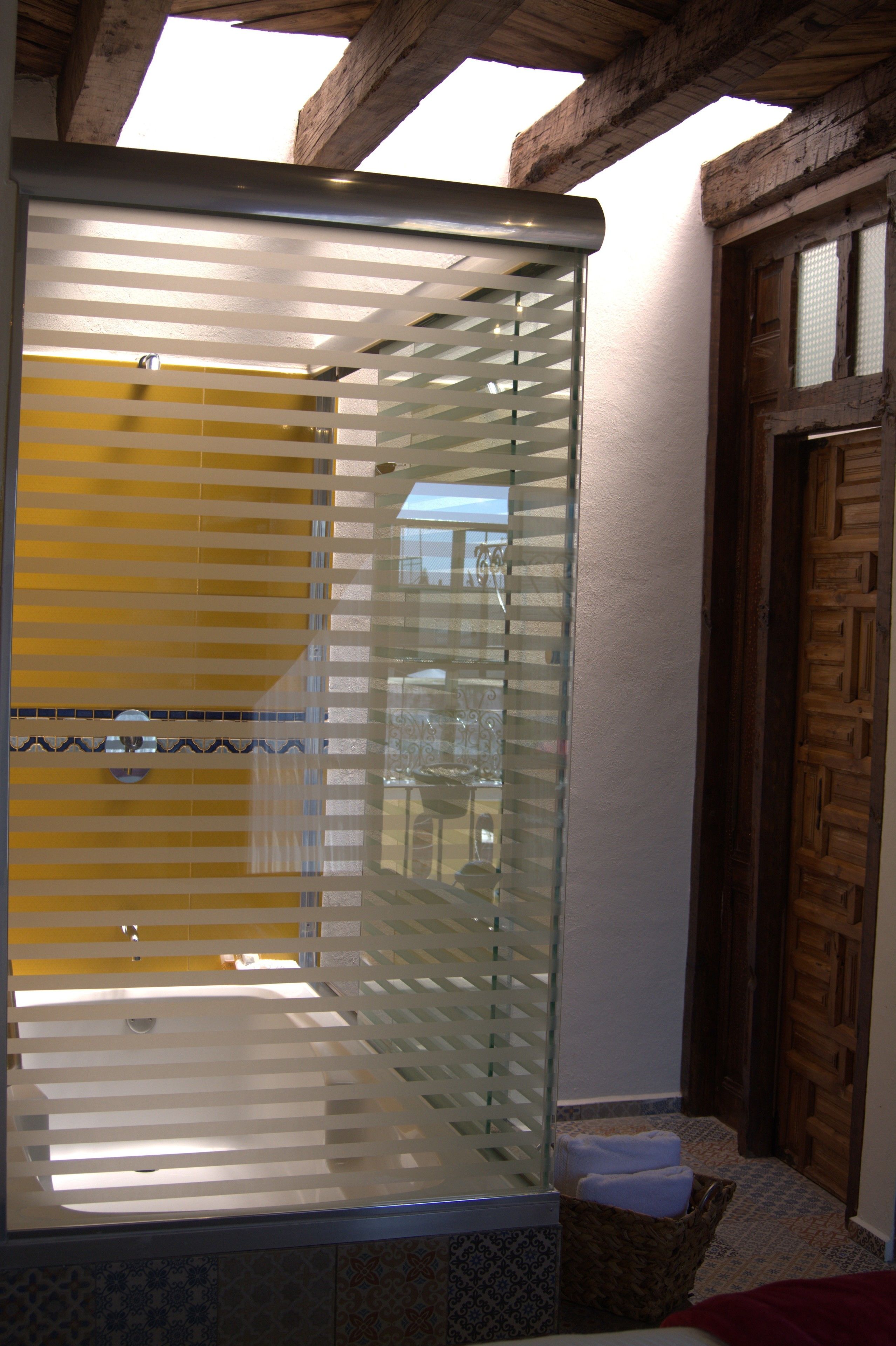 family suite, 2 bedrooms, bathtub, city view | bathroom | shower, free toiletries, towels