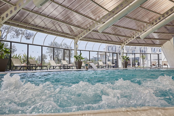 Indoor pool, outdoor pool
