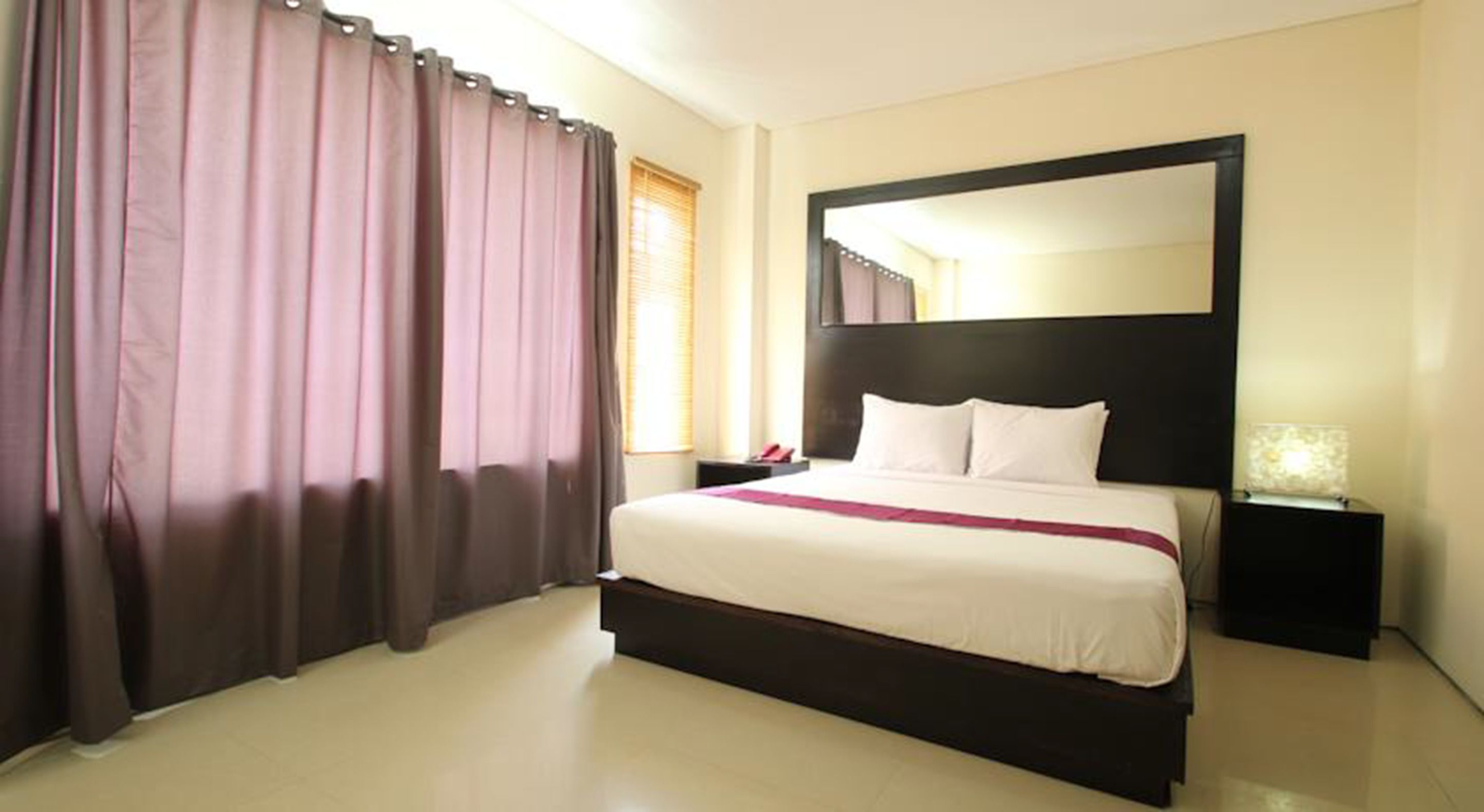 in-room safe, desk, soundproofing