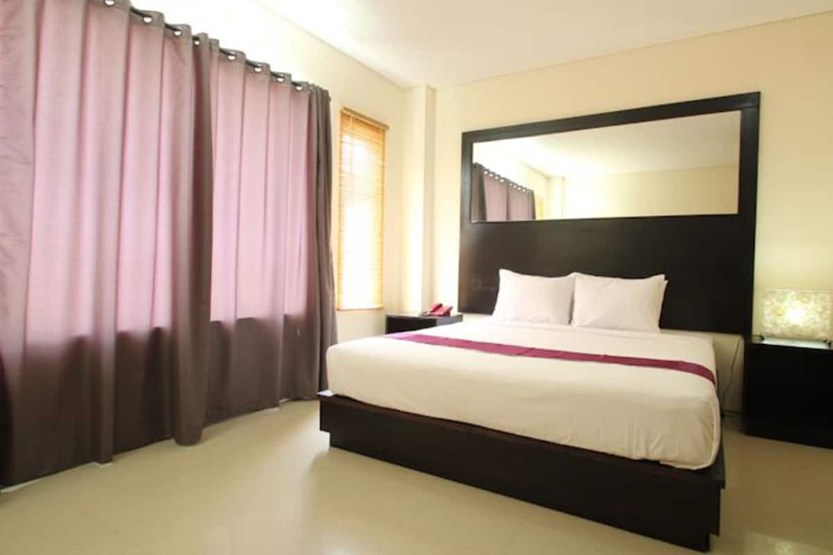 in-room safe, desk, soundproofing