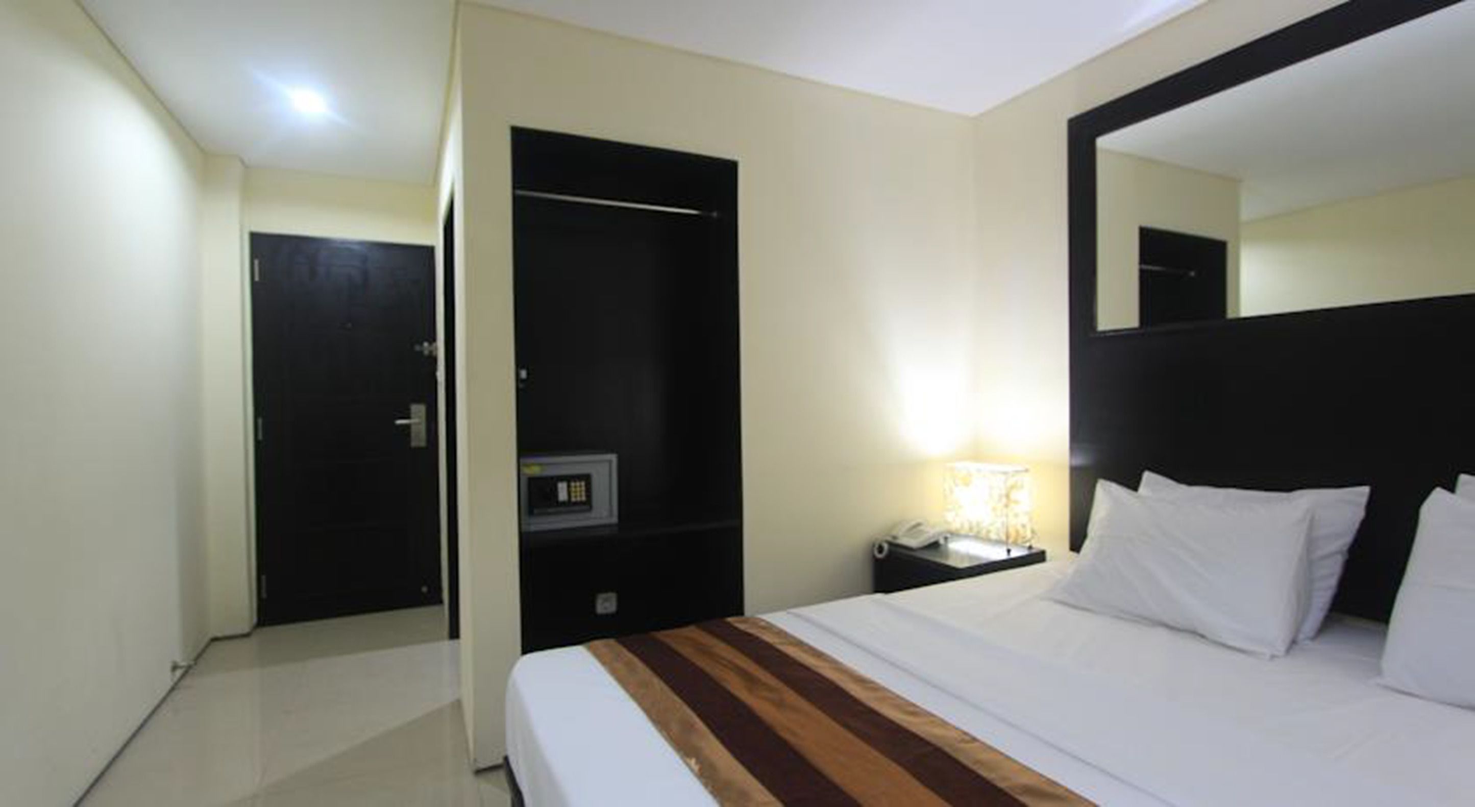 in-room safe, desk, soundproofing