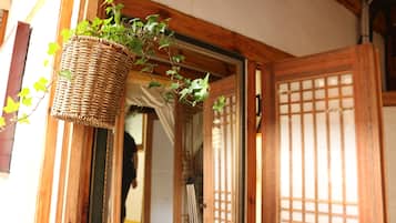 Soundproofing, free WiFi