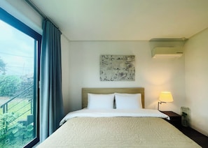 Villa, 2 Bedrooms (Mendorong) | Free WiFi, bed sheets - Casa Bonbon (Jeju City)
