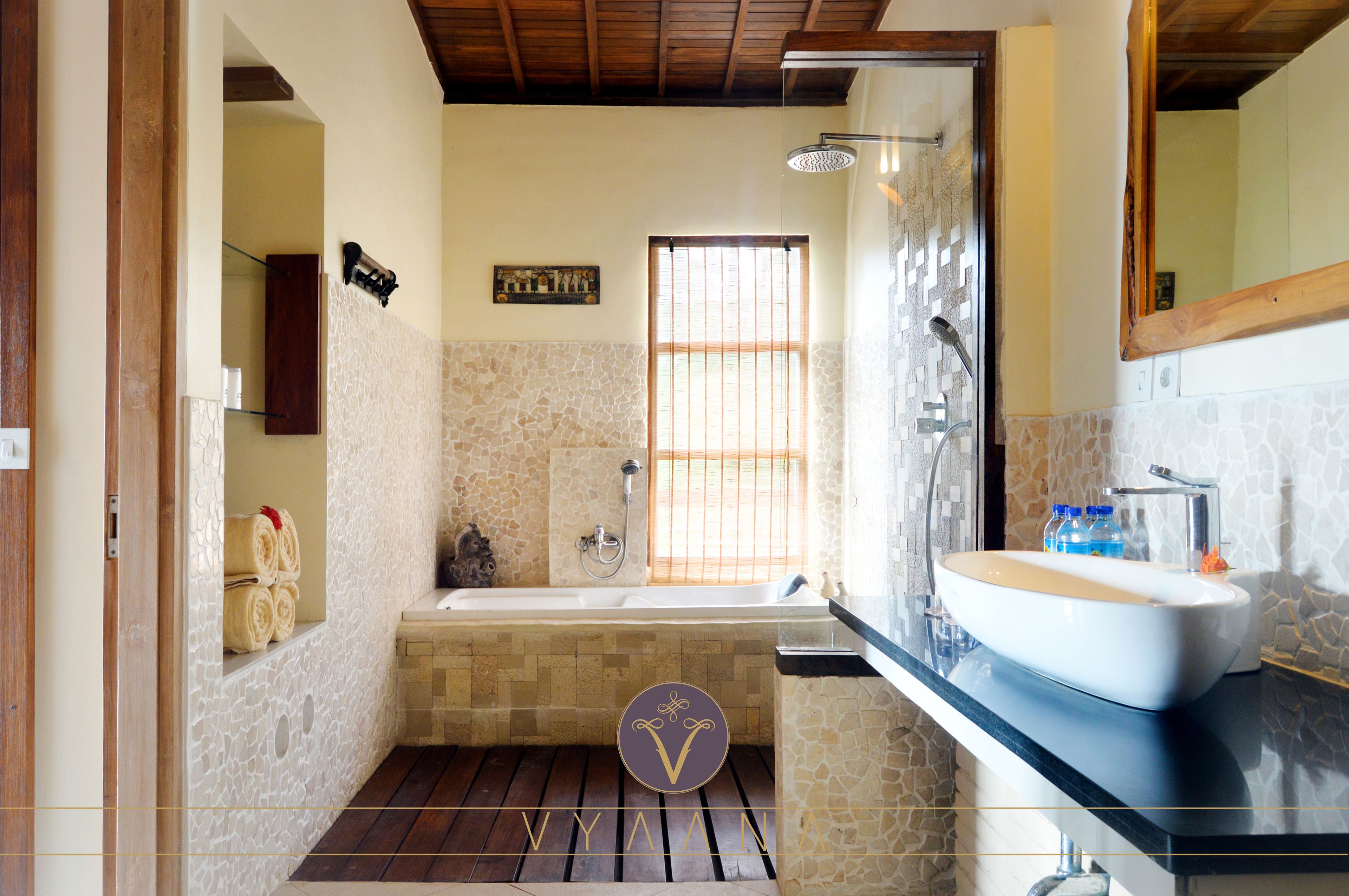 family room, sea view | bathroom | shower, rainfall showerhead, free toiletries, hair dryer