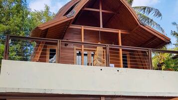 Family Room, Sea View | Building design