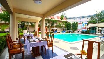 Se sirven desayunos y cocina asiática (con vistas al campo de golf)