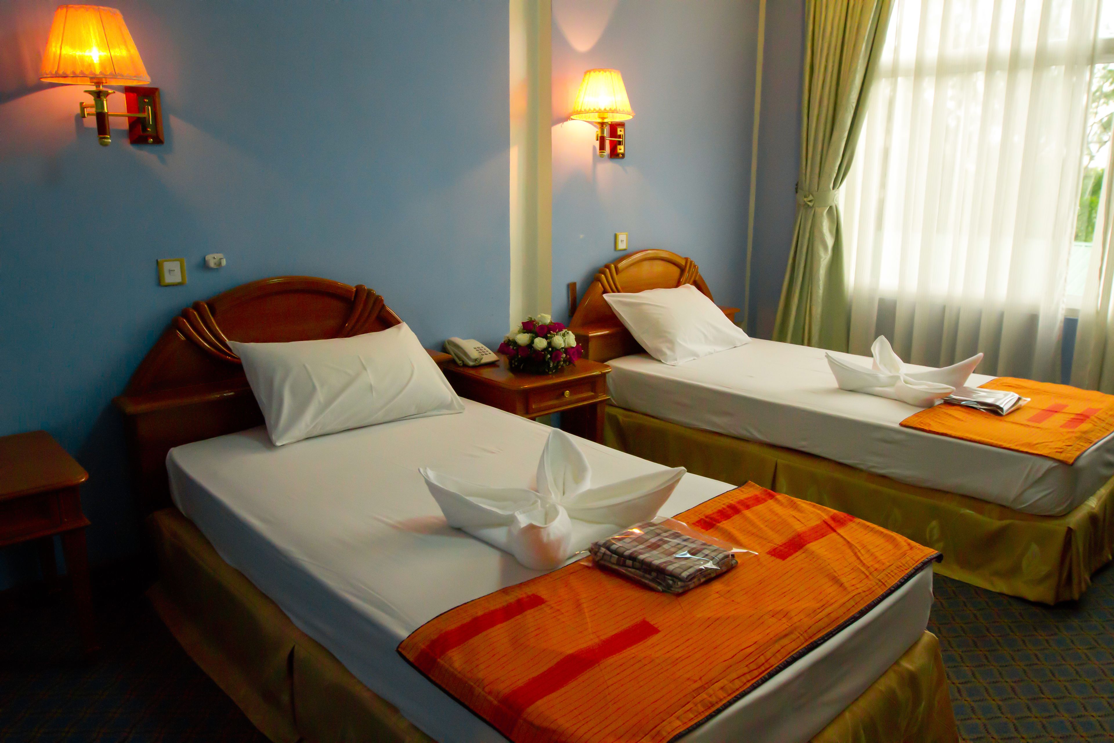 thai massages, facials, reflexology, 20 treatment rooms