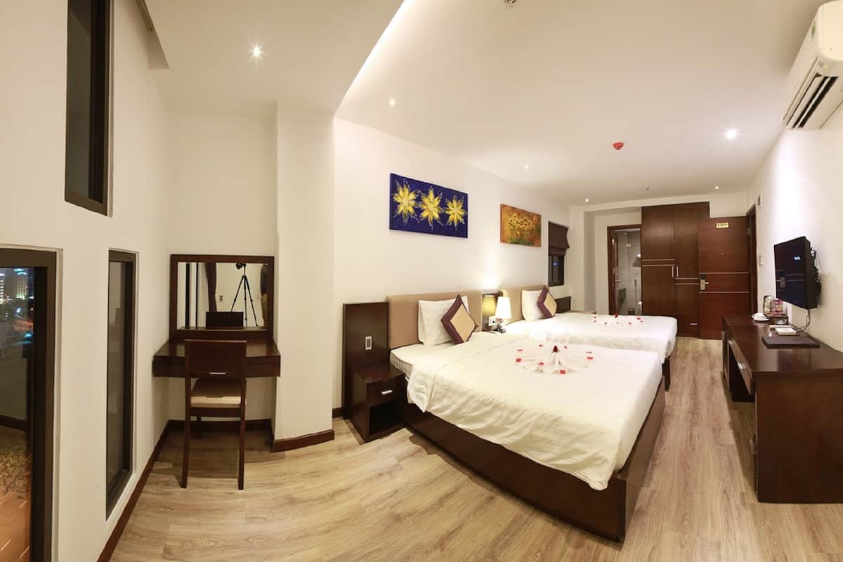 Premium bedding, pillow-top beds, free minibar items, in-room safe