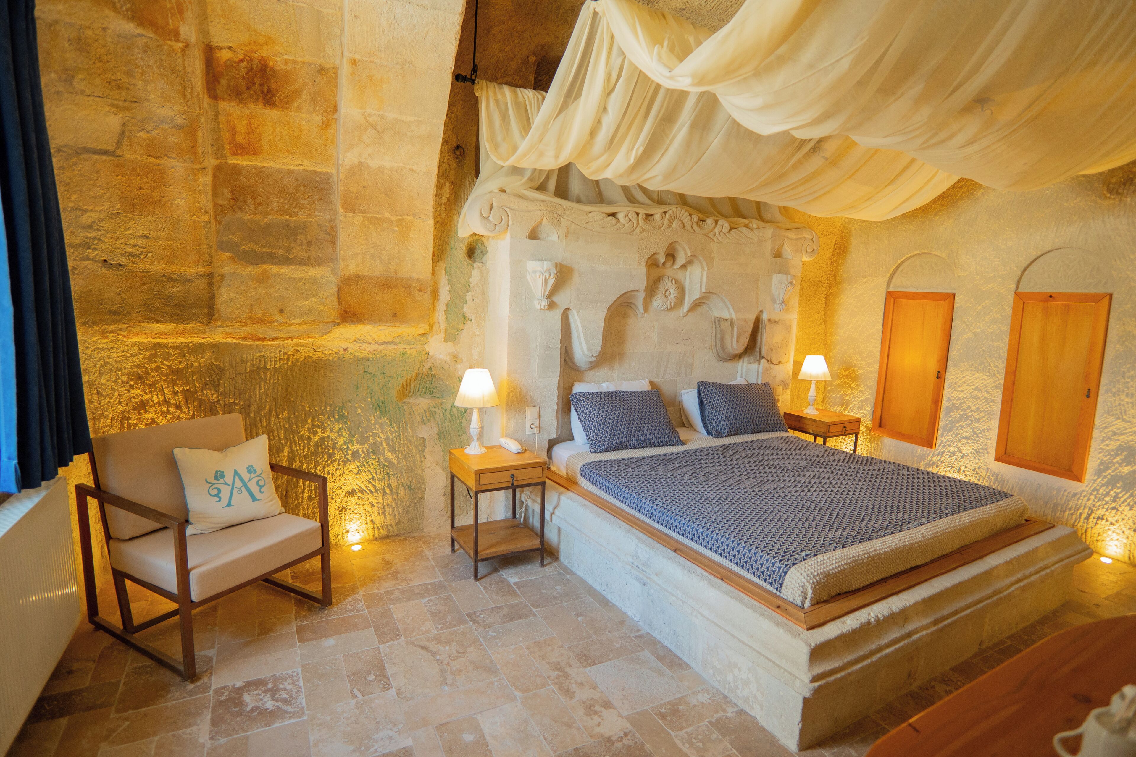 Deluxe Cave Suite