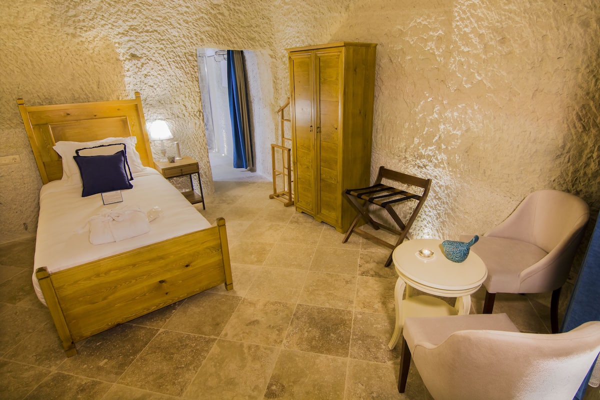 Garden Cave Suite | 1 bedroom, premium bedding, in-room safe, individually decorated