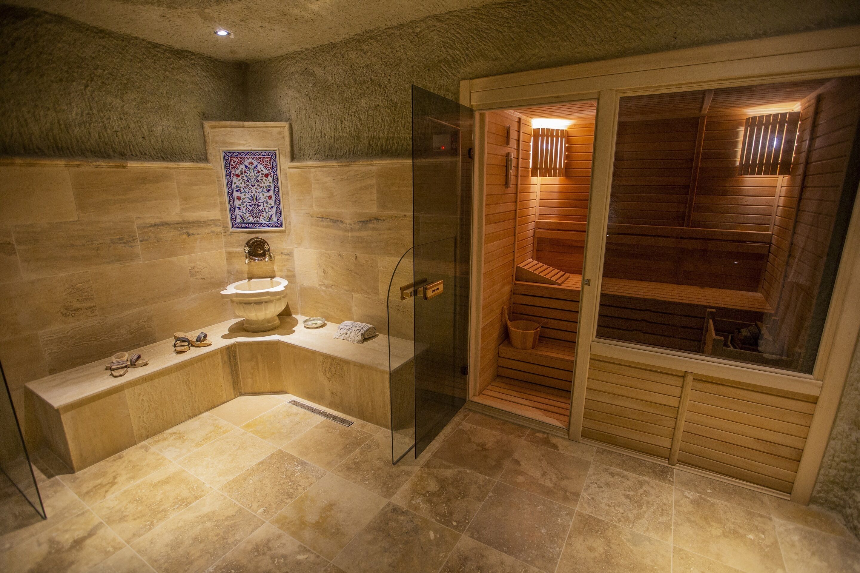 royal suite, sauna (cave) | bathroom | free toiletries, hair dryer, slippers, towels