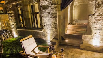 Premium Honeymoon Cave Suite | ระเบียง