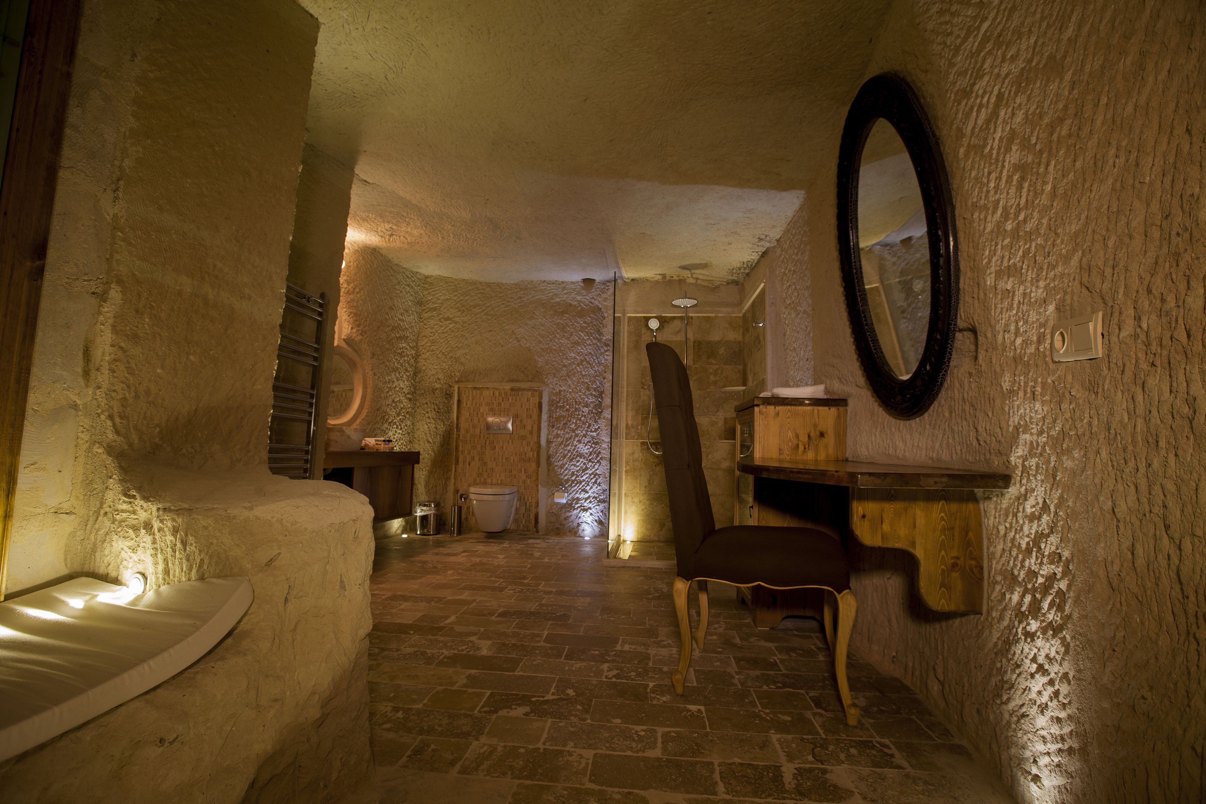 cave suite | bathroom | free toiletries, hair dryer, slippers, towels