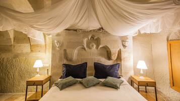 Deluxe Cave Suite | 1 quarto, roupas de cama premium, cofres nos quartos