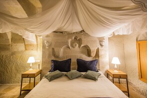 Deluxe Cave Suite | 1 多间卧室、高档床上用品、客房内保险箱、特色装修