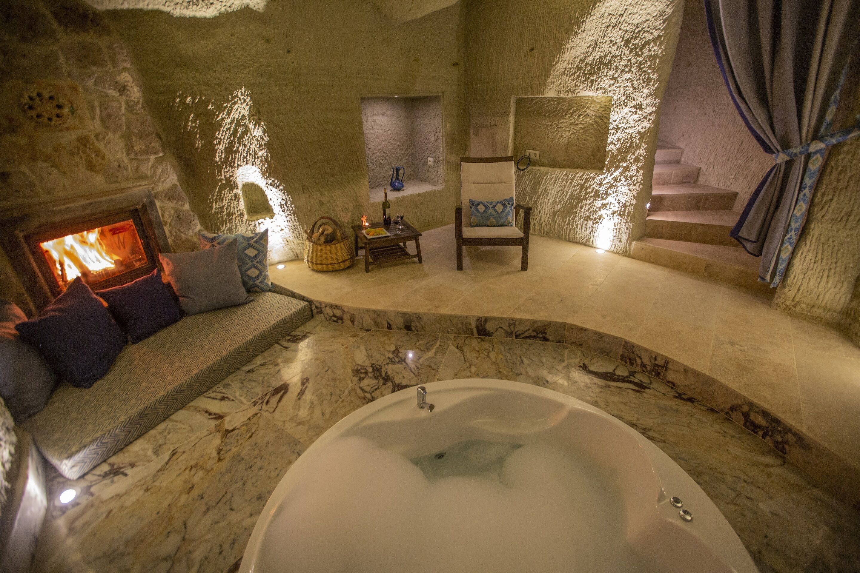 Suite Royal, balcón (cave) | Tina de hidromasaje