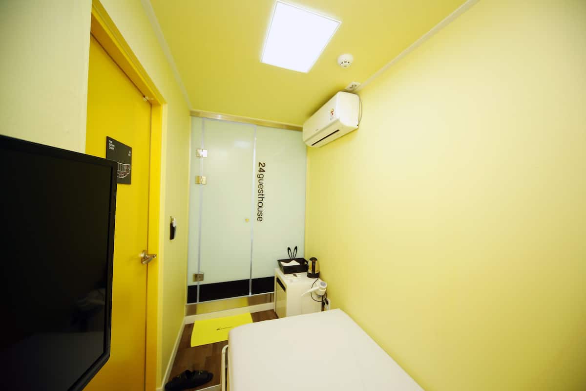 Single Room | Free WiFi