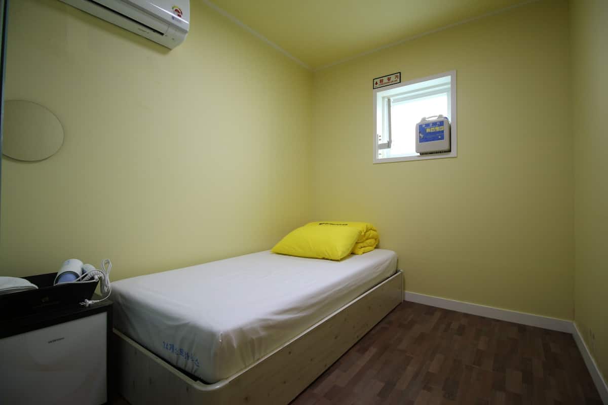 Luxury Single Room, 1 Bedroom | Free WiFi