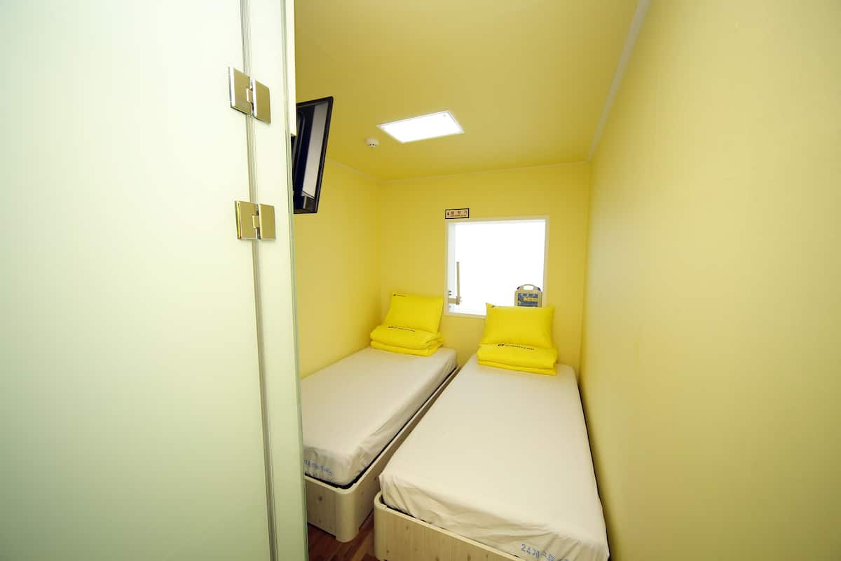 Twin Room | Free WiFi
