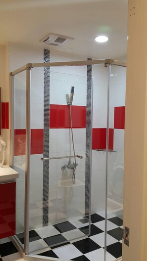 Doppelzimmer | Dusche im Bad