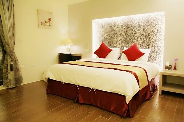 Premium bedding, desk, blackout curtains, soundproofing - Maui B&B (Hualien City)