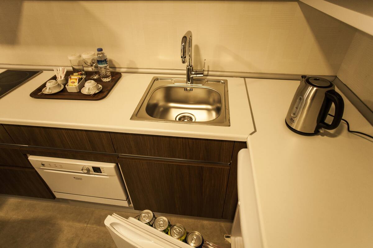 junior suite | private kitchenette | fridge, electric kettle