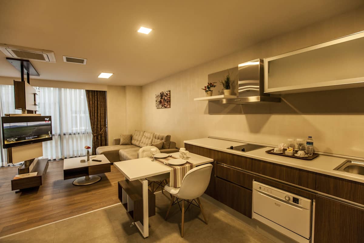Suite junior | Minibar, caja fuerte, wifi gratis y ropa de cama