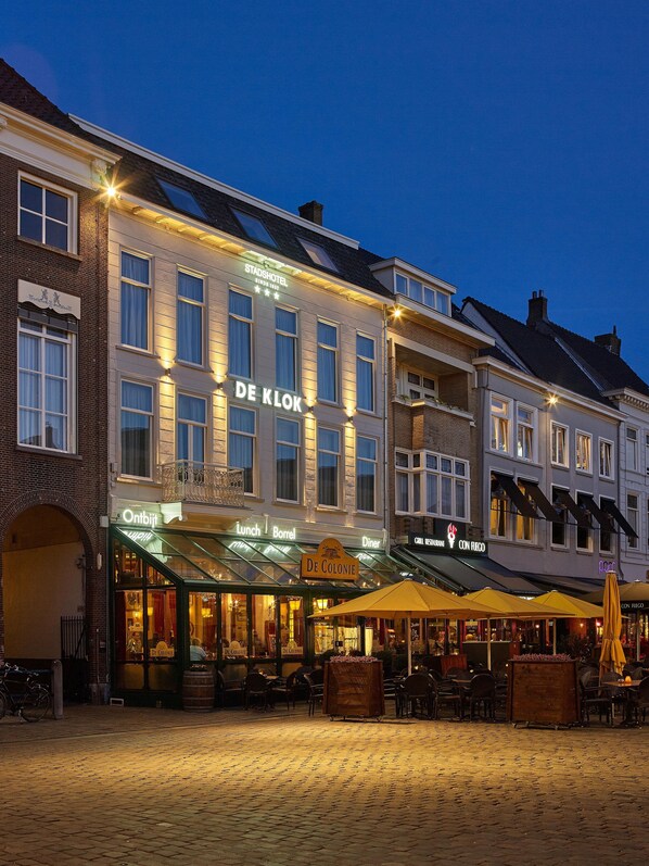 Façade de l’hébergement - soirée/nuit