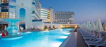 Water Side Resort & Spa