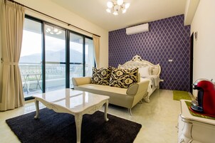 Minibar, escritorio, cortinas blackout y camas plegables/adicionales 