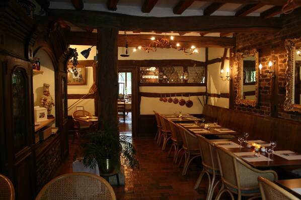 Local and international cuisine