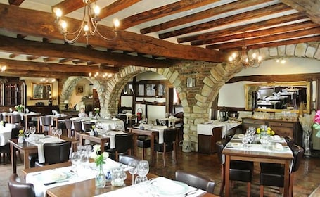 Se sirven cenas y cocina local e internacional. Hostellerie des Tilleuls