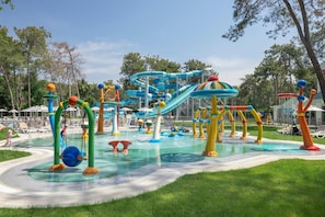 Indoor pool, outdoor pool, pool umbrellas, sun loungers - Arcanus Hotels Sorgun - All Inclusive (Manavgat)