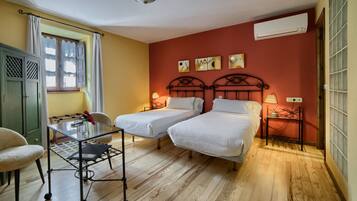 Comfort Twin Room | Down comforters, desk, blackout drapes, free WiFi