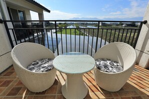 Grand Quadruple Room | Balcony - Fun Relax B&B (Wujie)